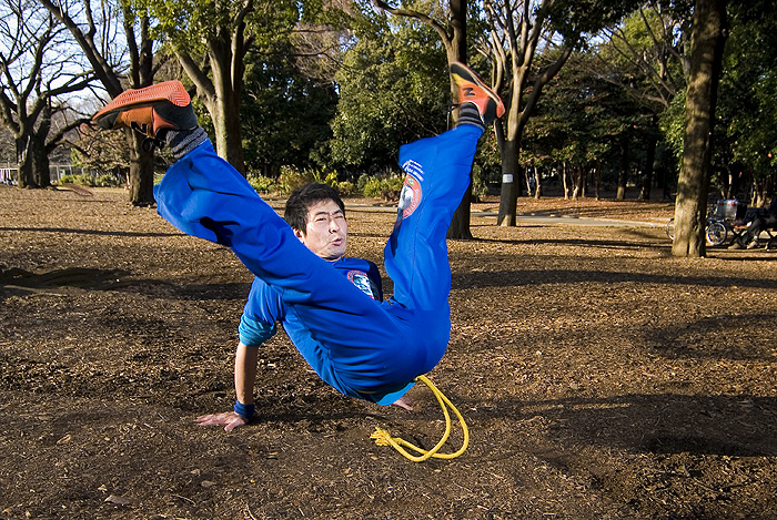 capoeira shingo legs up